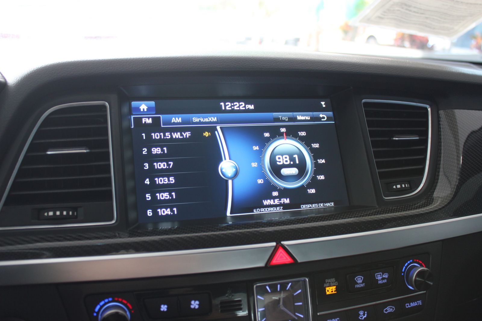 Sample Picture: The dashboard system from a 2018 GENESIS G80